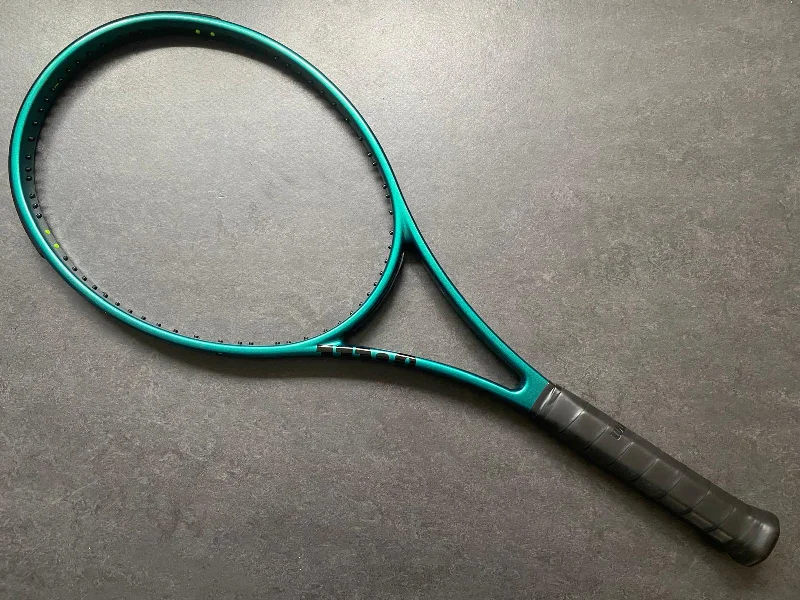 Tennis Racket In Black-Wilson H22 (16X19)