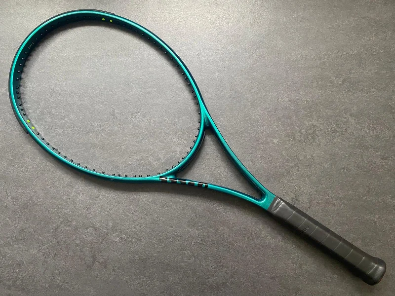 Tennis Racket With Bold Designs-Wilson Pro Stock Blade 98 (18X19)